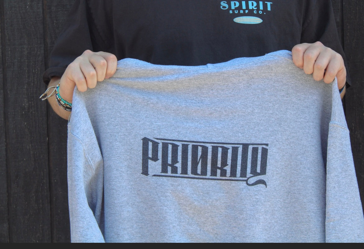 classic priørity hoodie